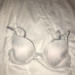 VS Pink t-shirt bra